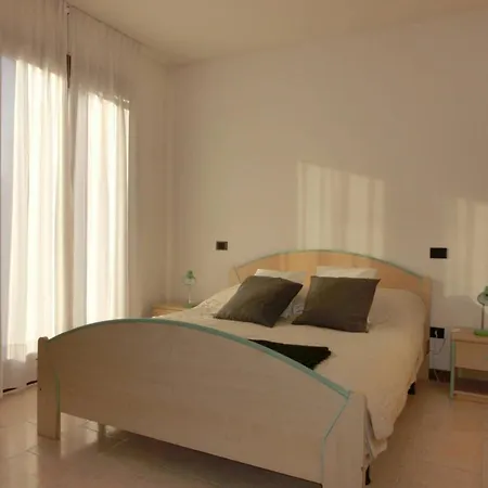 Apartmán Cozy Two Bedroom With A Swimming Pool *
