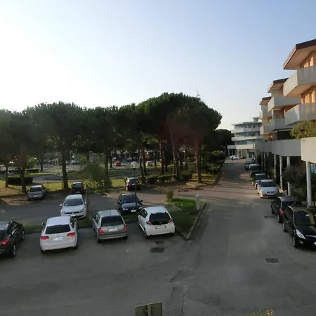 Cozy Two Bedroom With A Swimming Pool Apartmán Bibione
